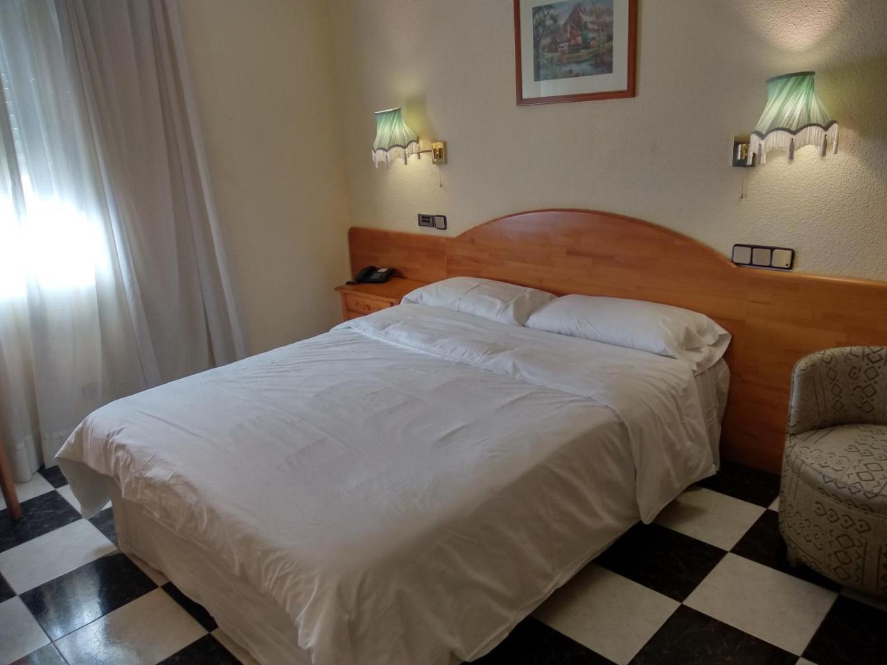 Hotel Sierra Oriente Guadarrama Bagian luar foto
